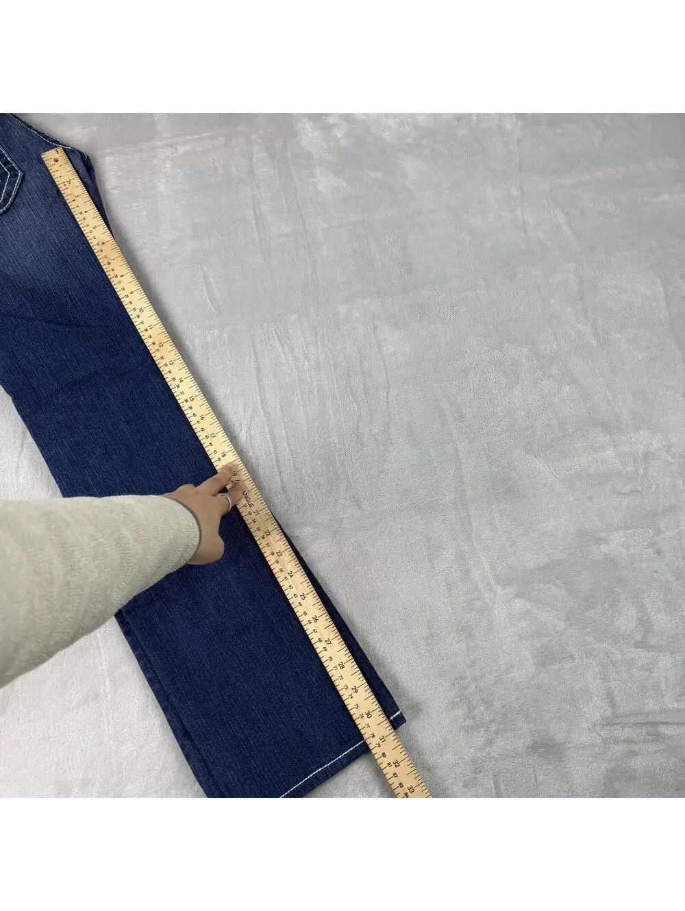 True Religion Blue Denim Jeans Women 28x31 USA Made Striaght Leg Y2K Rainstone - Picture 5 of 12